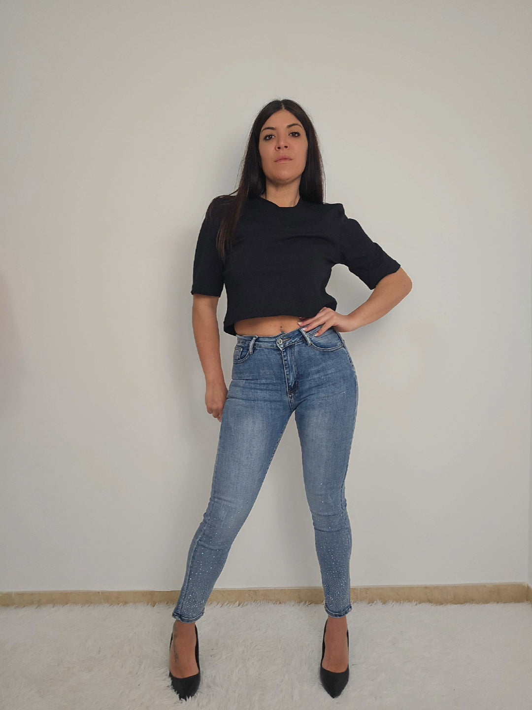 T_shirt corta con spalline imbottite