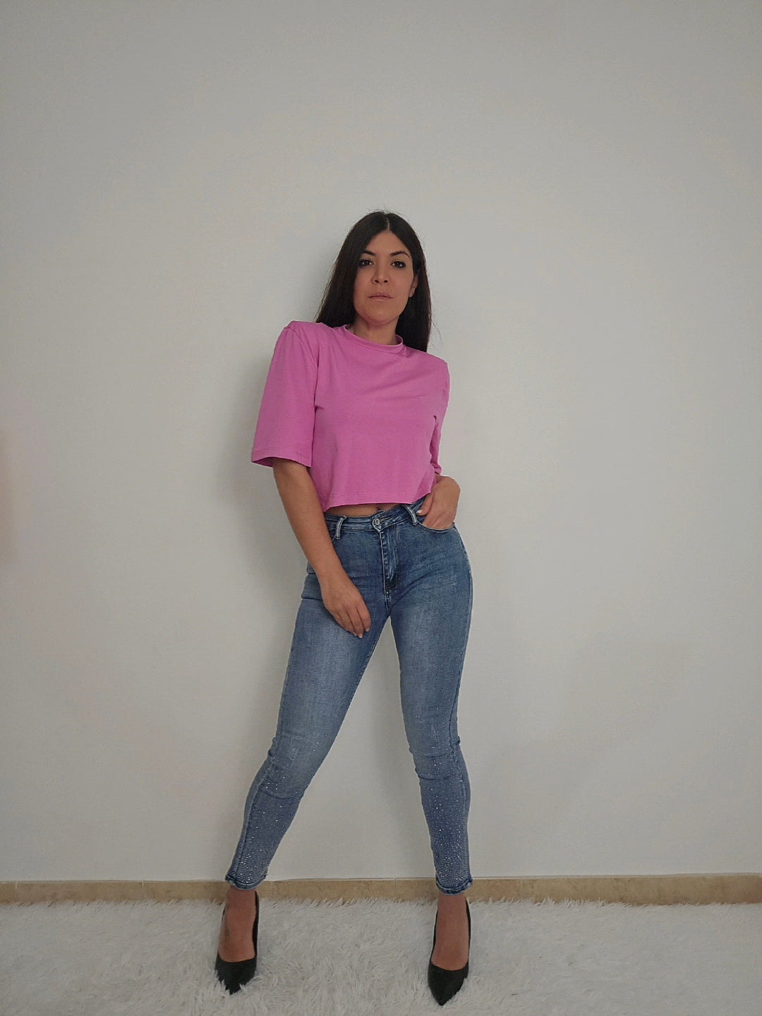 T_shirt corta con spalline imbottite