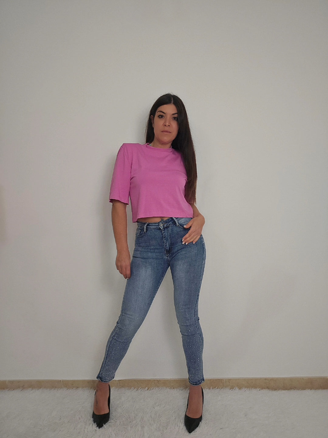 T_shirt corta con spalline imbottite