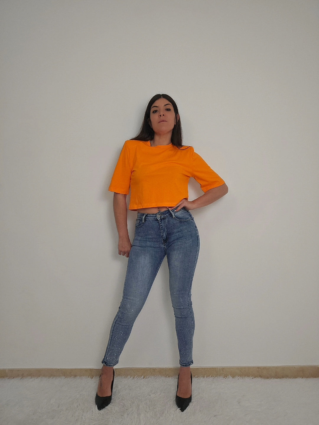 T_shirt corta con spalline imbottite