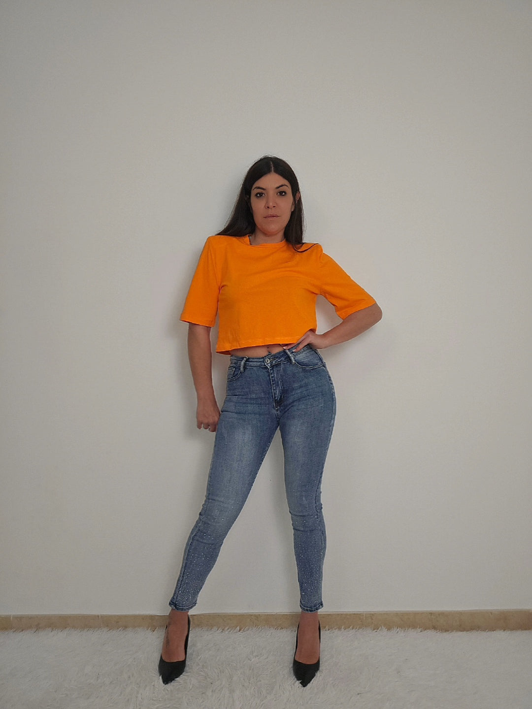 T_shirt corta con spalline imbottite