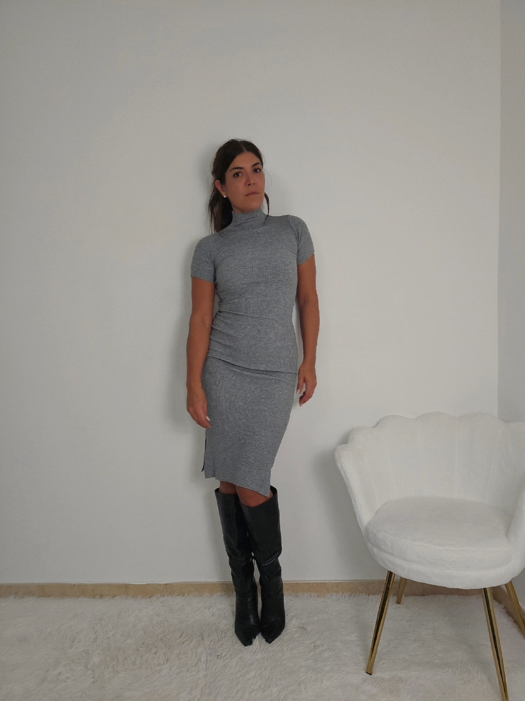 Vestitino costine a collo alto