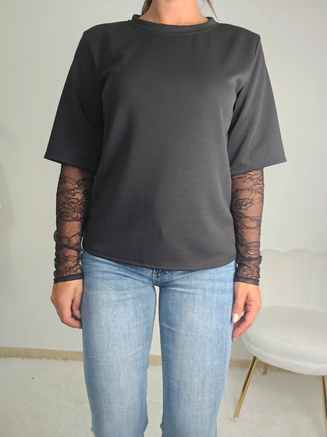 Maglietta con maniche in pizzo