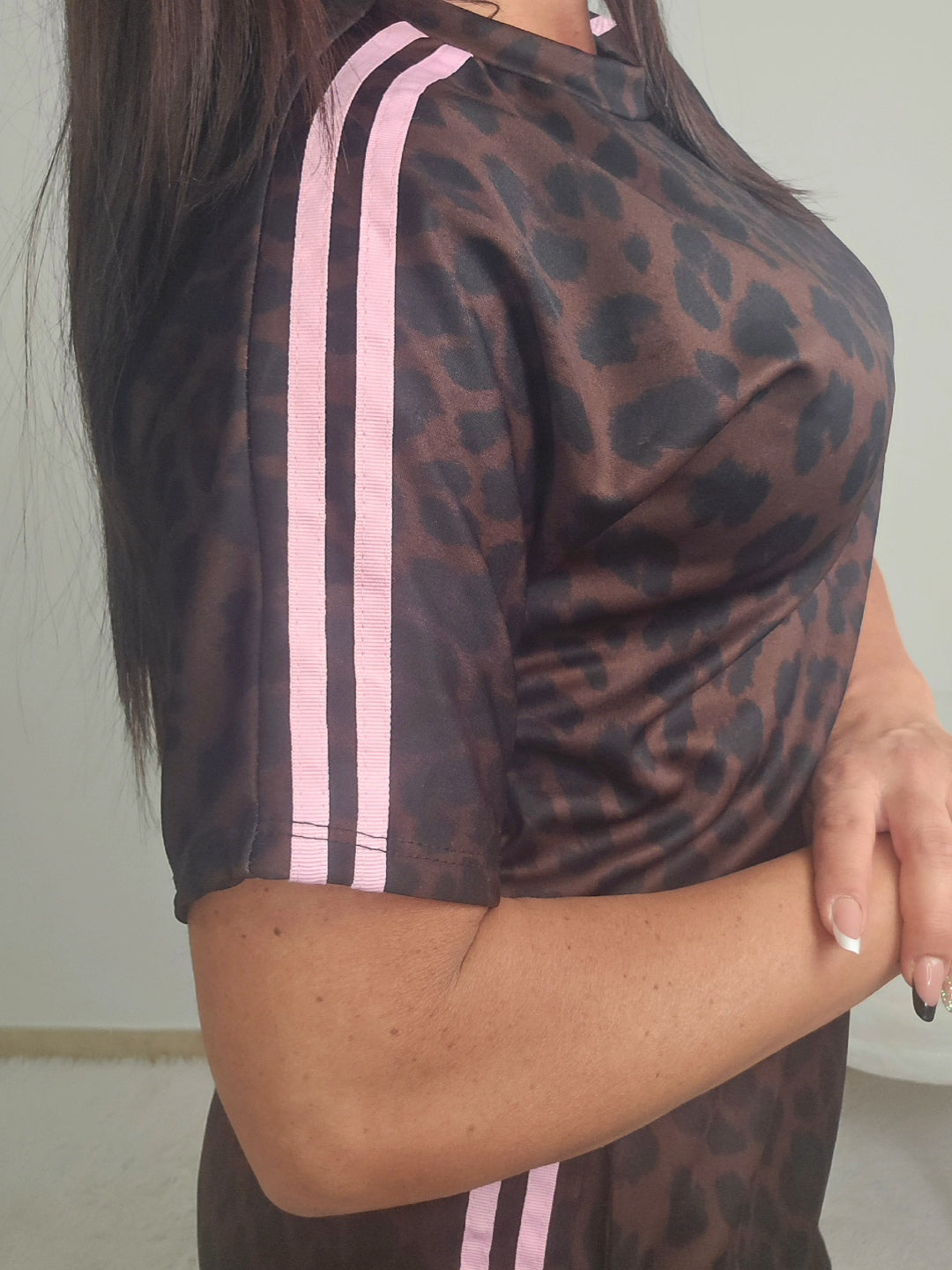 tuta leopardo