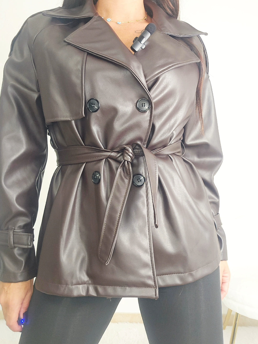 giacca trench short in ecopelle